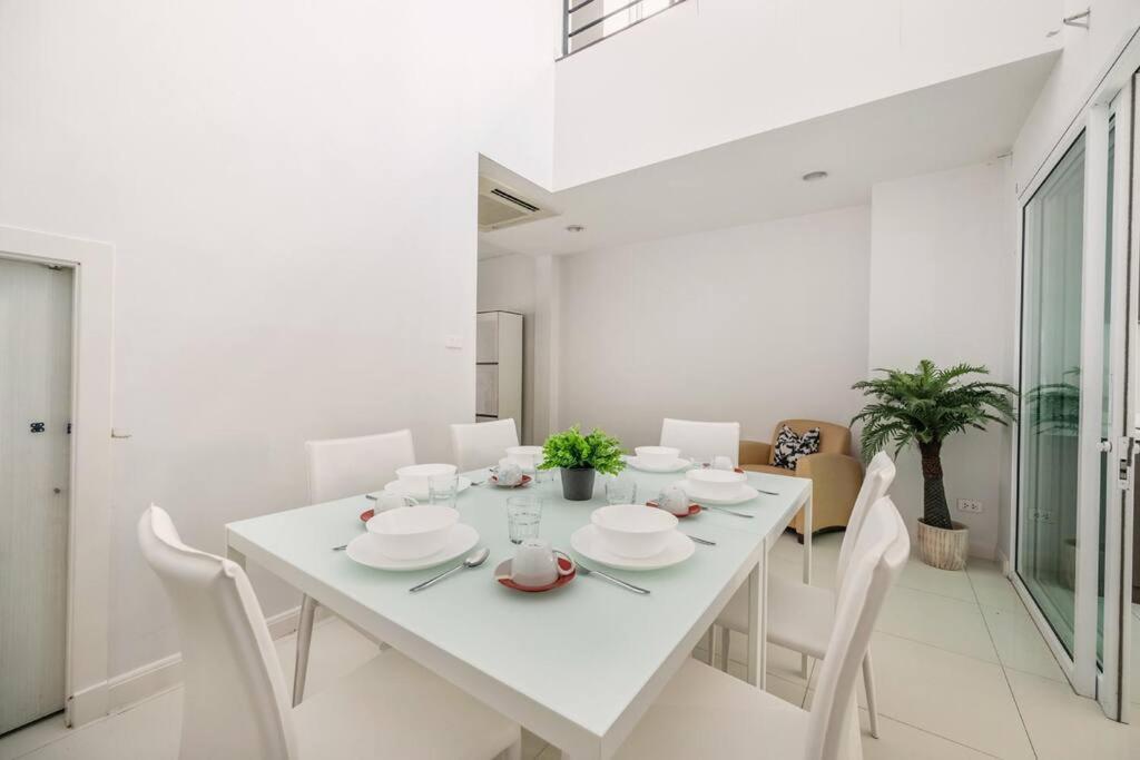 Miq_home901/asok Bts/resort Pool/12pax/1000mbwifi Vila